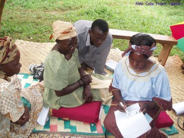 Ugandiske kvinder i gruppearbejde